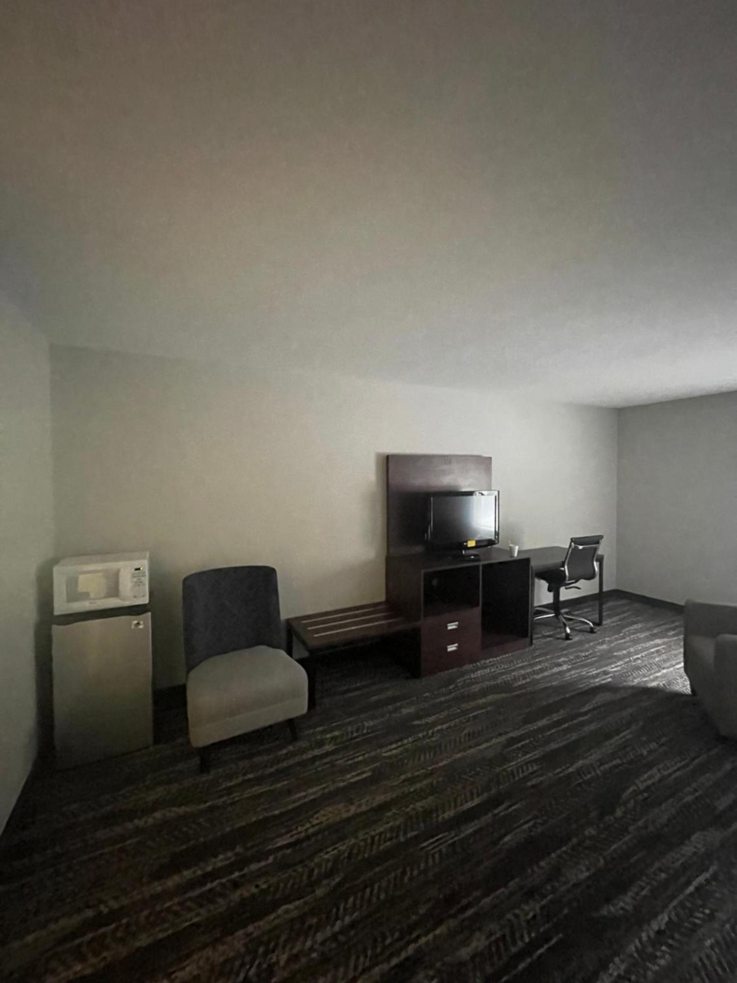 Clarion Pointe-Dillard Near Blue Ridge Mountains Hotell Exteriör bild