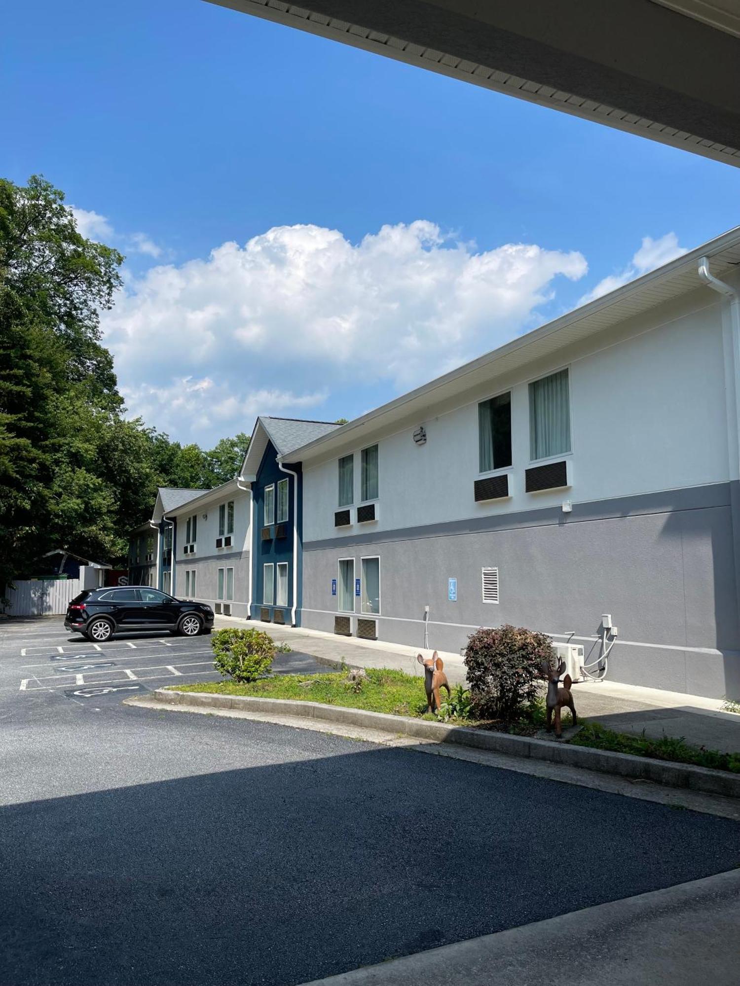 Clarion Pointe-Dillard Near Blue Ridge Mountains Hotell Exteriör bild