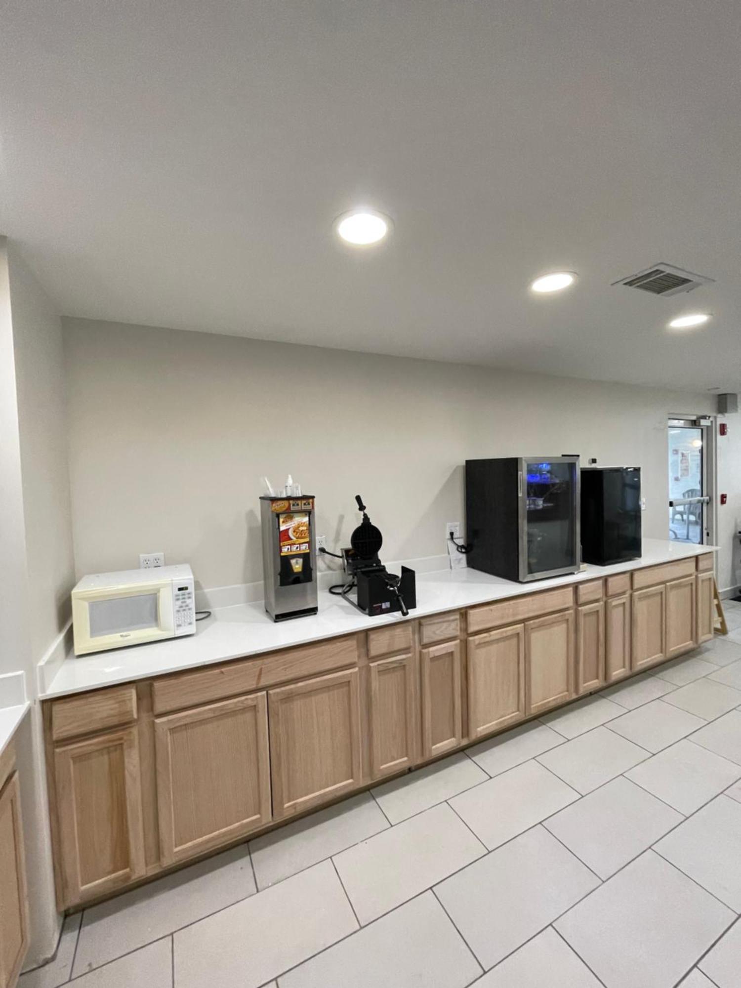 Clarion Pointe-Dillard Near Blue Ridge Mountains Hotell Exteriör bild