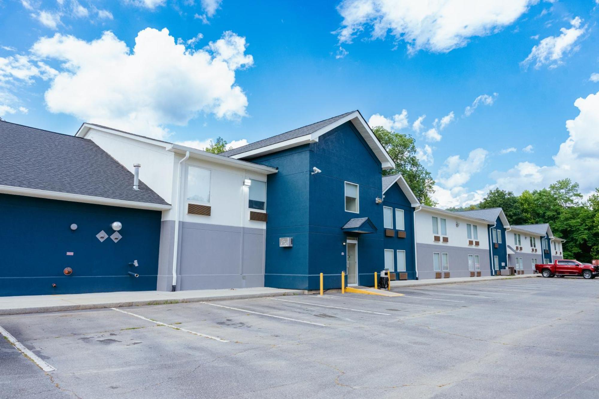 Clarion Pointe-Dillard Near Blue Ridge Mountains Hotell Exteriör bild