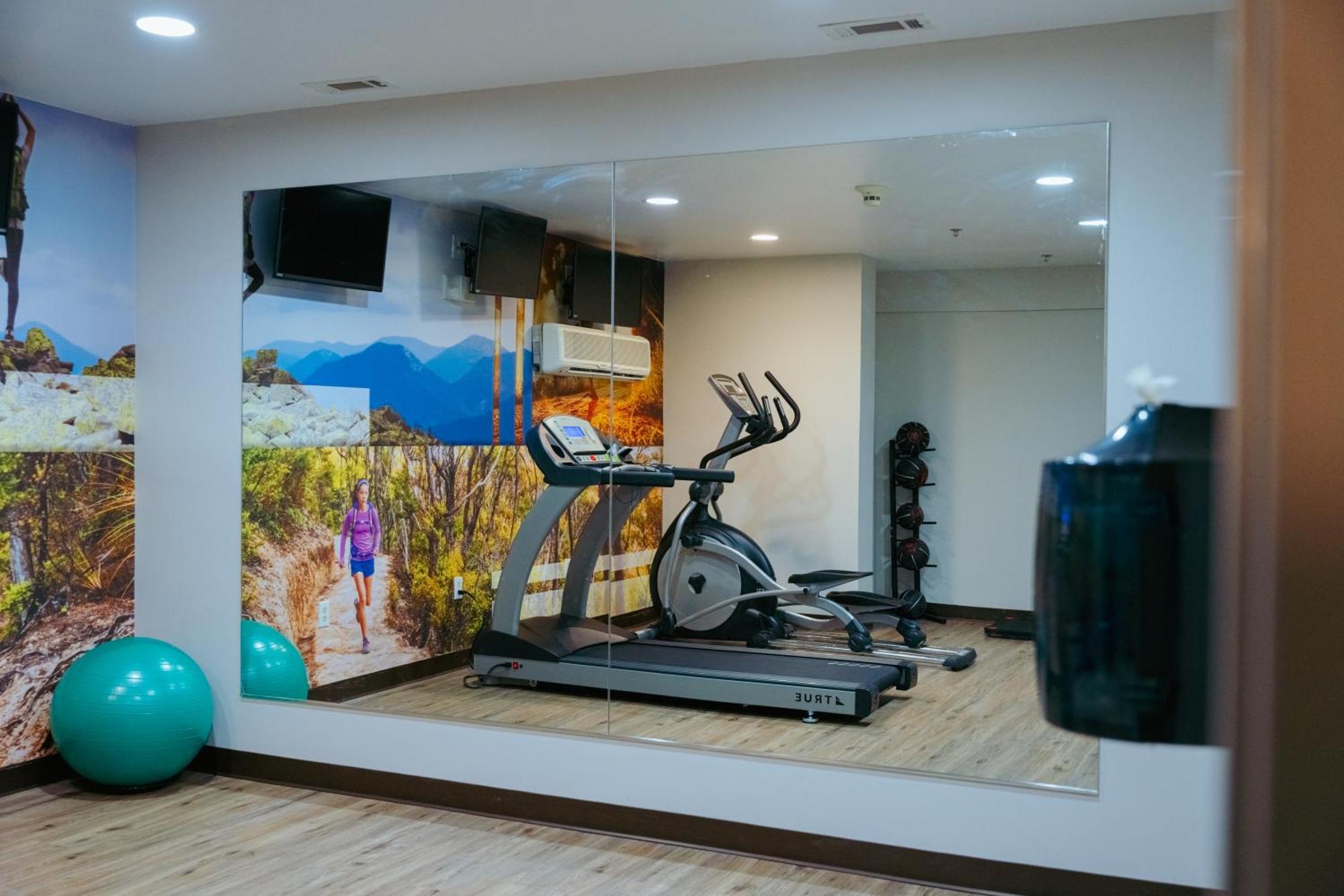 Clarion Pointe-Dillard Near Blue Ridge Mountains Hotell Exteriör bild