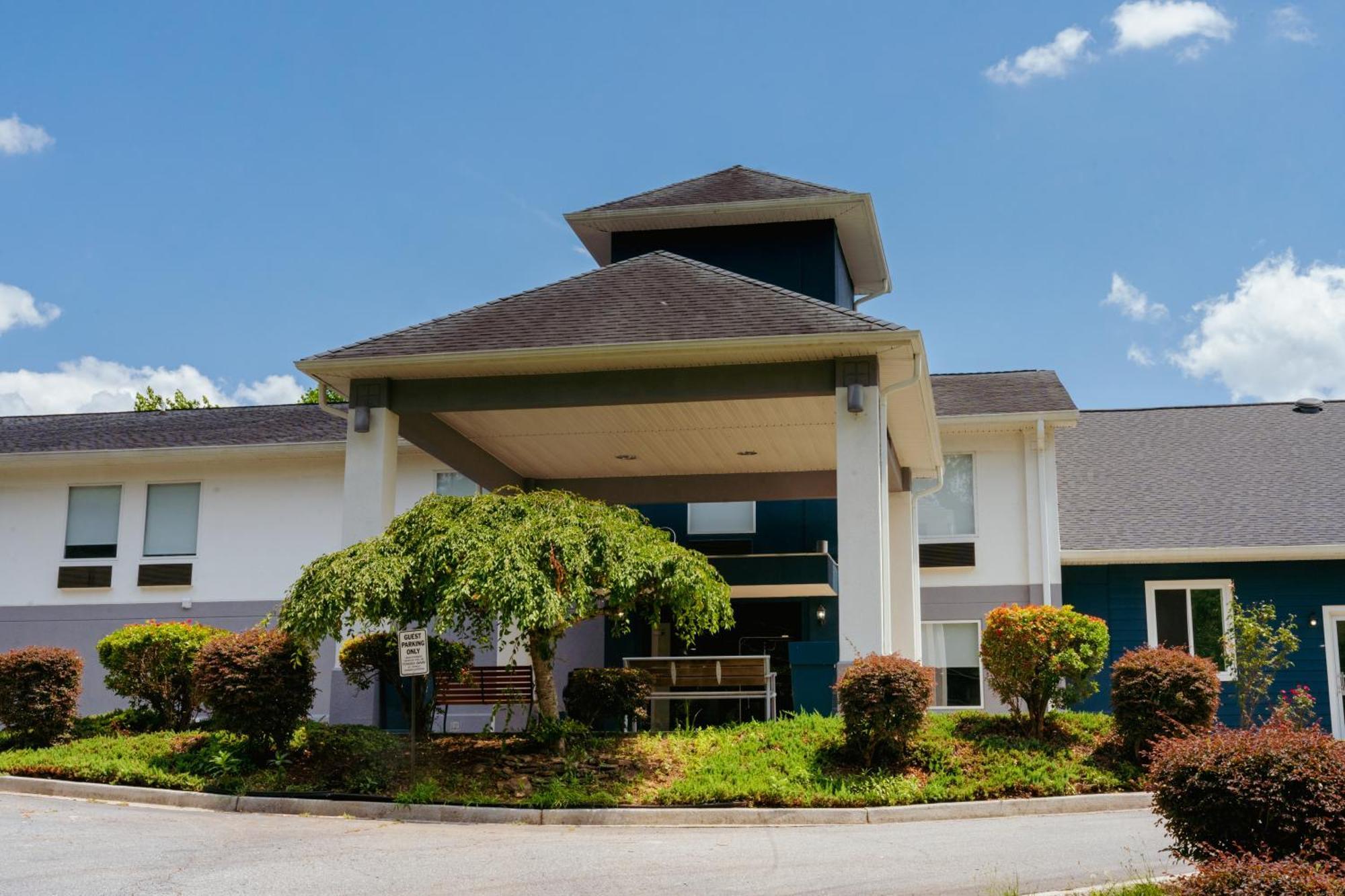 Clarion Pointe-Dillard Near Blue Ridge Mountains Hotell Exteriör bild