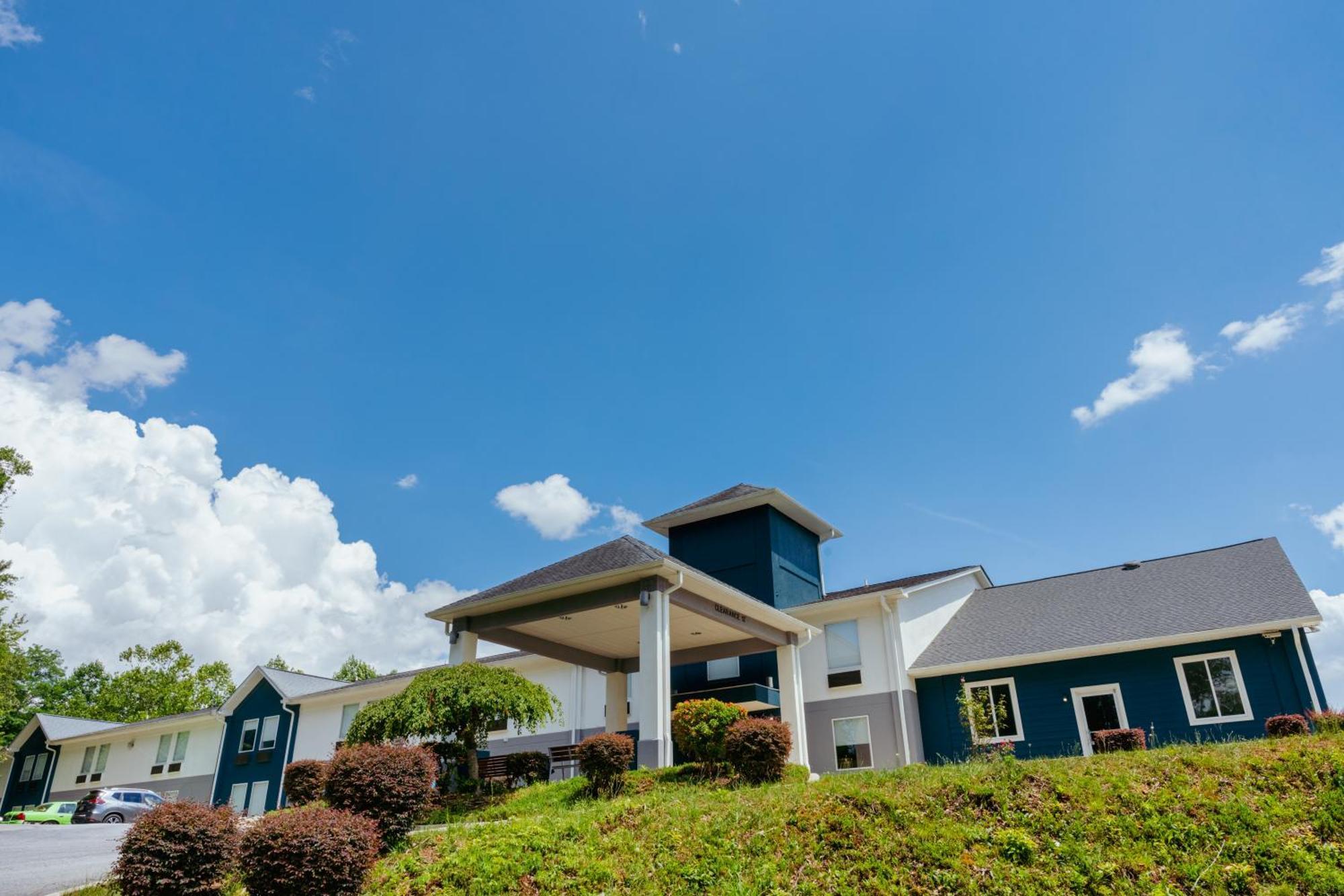 Clarion Pointe-Dillard Near Blue Ridge Mountains Hotell Exteriör bild