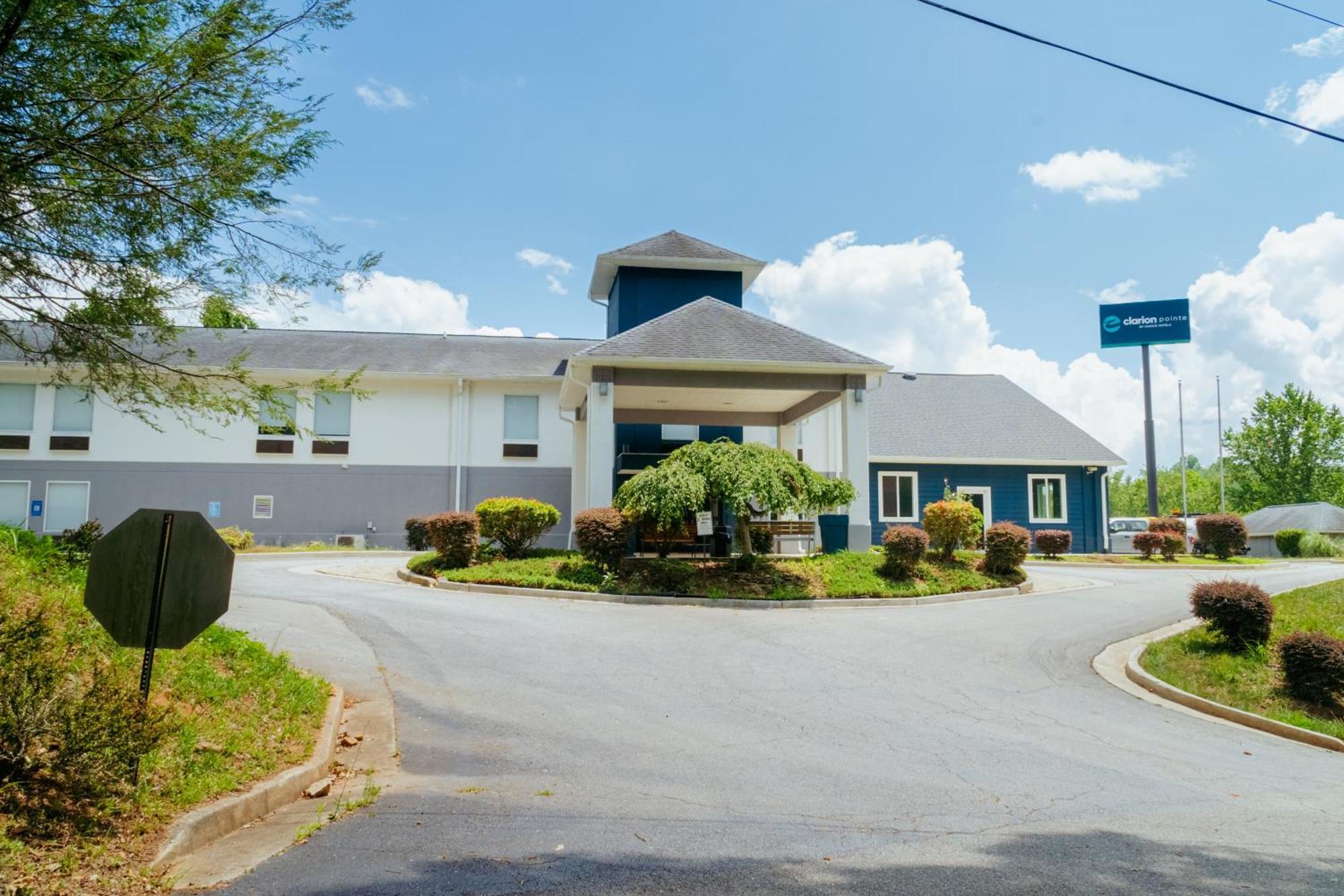 Clarion Pointe-Dillard Near Blue Ridge Mountains Hotell Exteriör bild